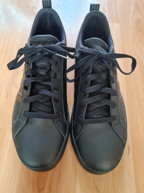black adidas trainers size 7